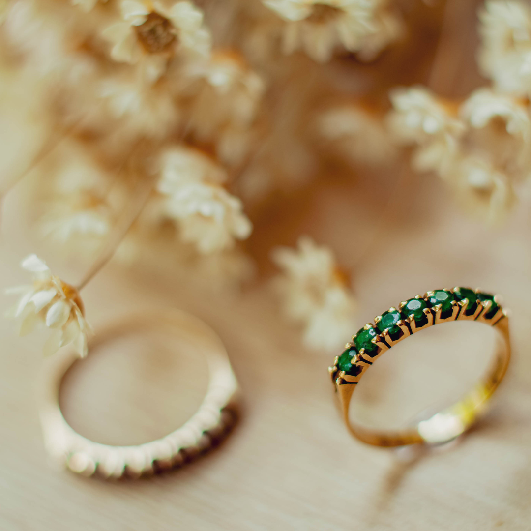 emerald anniversary rings